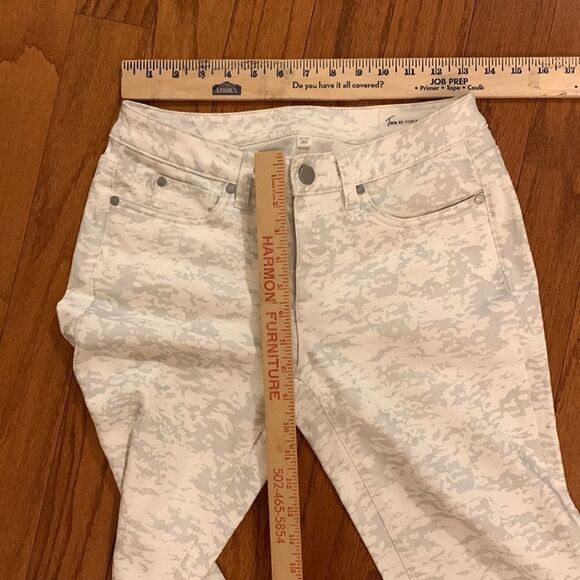 TWO BY VINCE CAMUTO SIZE 26/2 gray/silver & cream - Picture 7 of 10